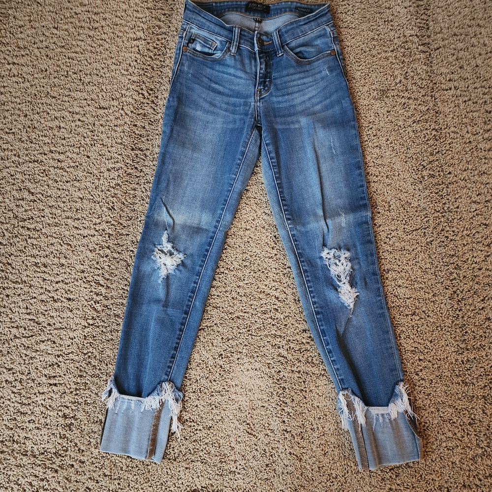 Judy Blue Size 0/24 Women’s Blue Distressed Cuffed Jeans